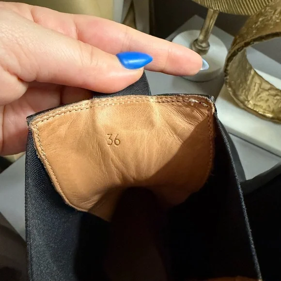 Bottega Veneta Black Leather Ankle Boots - Picture 5 of 6